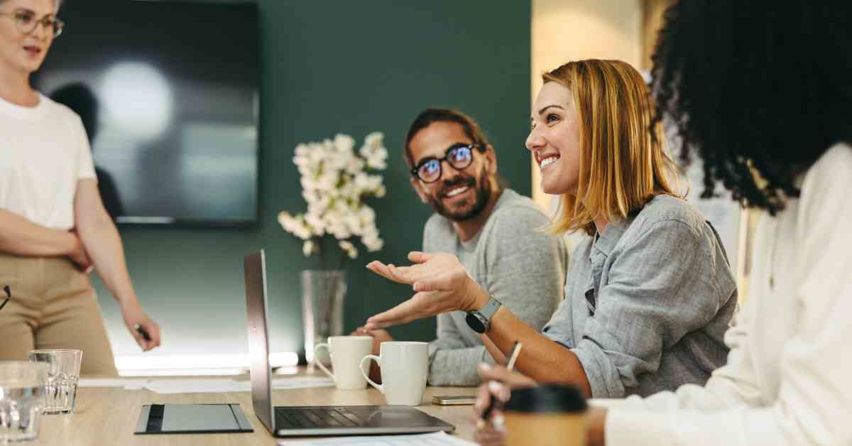 28 employee benefits and work perks to increase retention