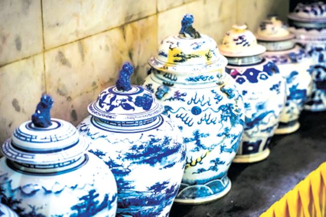 jingdezhen-chinas-porcelain-capital-lures-tourists-with-white-gold